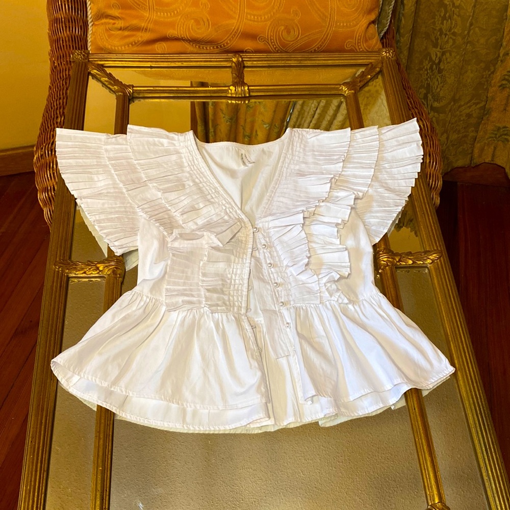 Romantic Ruffle white sleeveless blouse